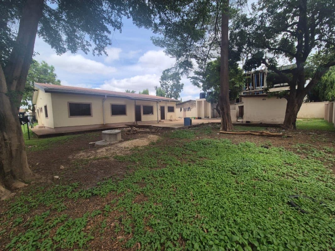 ✓•📌4-Bedroom Bungalow with 2 sitting rooms, complemented by a 2-room BQ and a security house. With *C _of_ O*